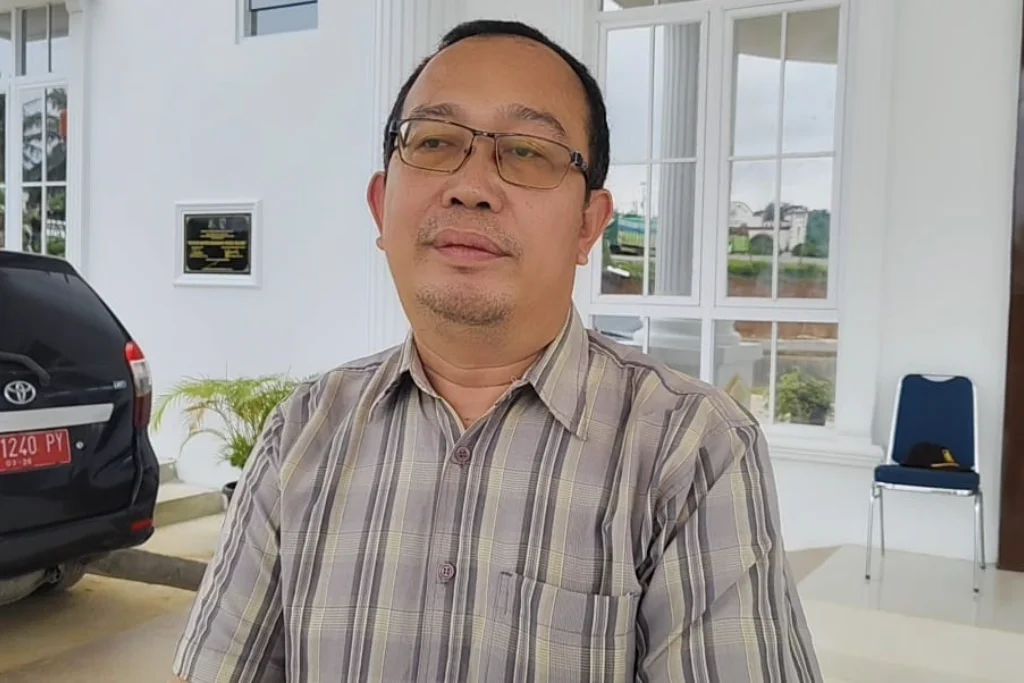 Kadis Kominfo Seluma Penuhi Panggilan Kejari Terkait Dugaan Korupsi Anggaran Publikasi 2025 Kadis Kominfo Seluma Penuhi Panggilan Kejari Terkait Dugaan Korupsi Anggaran Publikasi 2025