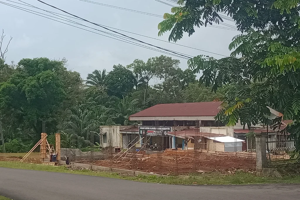 Pembangunan Proyek Gedung Koperasi Merah Putih Bengkulu Tidak Ada Papan Informasi