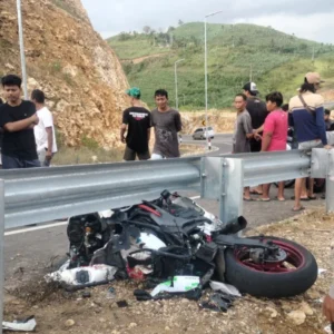 Peringatan! Hilang Konsentrasi di JLS Blitar, Pengendara Ninja Tewas Mengenaskan, Motor Ringsek