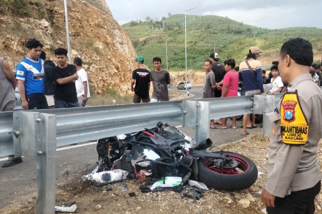 Peringatan! Hilang Konsentrasi di JLS Blitar, Pengendara Ninja Tewas Mengenaskan, Motor Ringsek