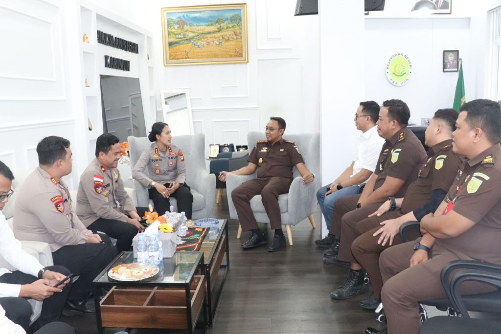 Perkuat Sinergitas ! Usia Menjabat Kapolres Karimun AKBP Yunita Sambangi Sejumlah Instansi