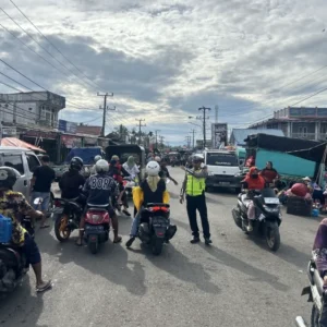 Satlantas Polres Lebong Berhasil Urai Kemacetan di Terminal Muara Aman, Lalu Lintas Lancar Satlantas Polres Lebong Berhasil Urai Kemacetan di Terminal Muara Aman, Lalu Lintas Lancar