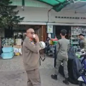 Satpol PP Kota Bengkulu Kembali Tegur Juru Parkir di Simpang Sekip, Imbauan Walikota Diabaikan