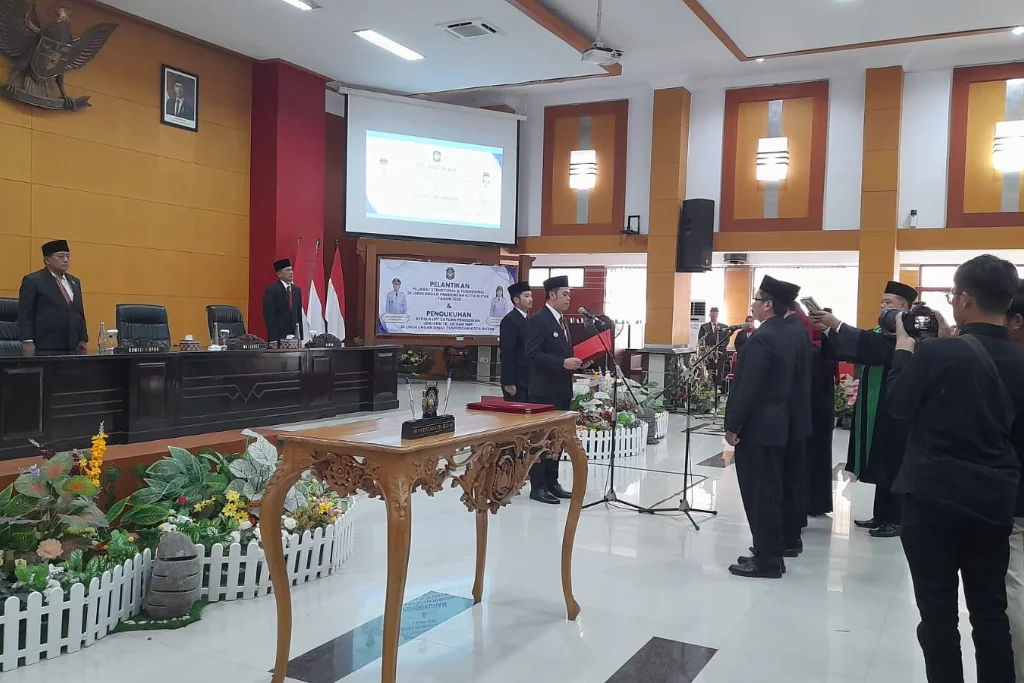 Target Tinggi Wali Kota Blitar untuk Pejabat Baru: Kerja Cepat Hadapi Tantangan Anggaran Target Tinggi Walikota Blitar untuk Pejabat Baru: Kerja Cepat Hadapi Tantangan Anggaran