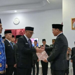 Teddy Rahman Lantik 8 Pejabat Pimpinan Pratama di Lingkungan Pemda Seluma Teddy Rahman Lantik 8 Pejabat Pimpinan Pratama di Lingkungan Pemda Seluma