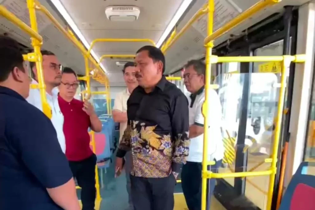 Wagub Bengkulu Tinjau Bus Listrik PO SAN: Solusi Mudik Idulfitri 2026 Bebas Emisi