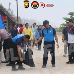 Gerakan GEMPAR Beraksi: Ditintelkam Polda Bengkulu Pimpin Kurve di Pantai Zakat, Dukung Indonesia Asri Gerakan GEMPAR Beraksi: Ditintelkam Polda Bengkulu Pimpin Kurve di Pantai Zakat, Dukung Indonesia Asri