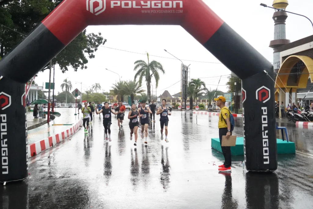 HUT ke-80 Korem 041/Gamas: Ribuan Pelari ‘Lumpuhkan’ Jalanan Bengkulu