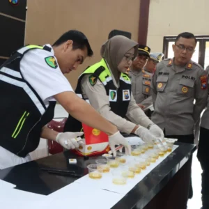 Komitmen Berantas Narkoba, Polres Blitar Kota Gelar Tes Urine Mendadak untuk PJU dan Personel