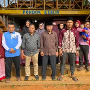 Konsolidasi Lintas Generasi: Rektor IAI Hidayatullah Batam Kumpul Bareng Alumni Hidayatullah Batam di Lingga Konsolidasi Lintas Generasi: Rektor IAI Hidayatullah Batam Kumpul Bareng Alumni Hidayatullah Batam di Lingga