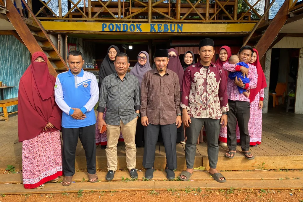 Konsolidasi Lintas Generasi: Rektor IAI Hidayatullah Batam Kumpul Bareng Alumni Hidayatullah Batam di Lingga