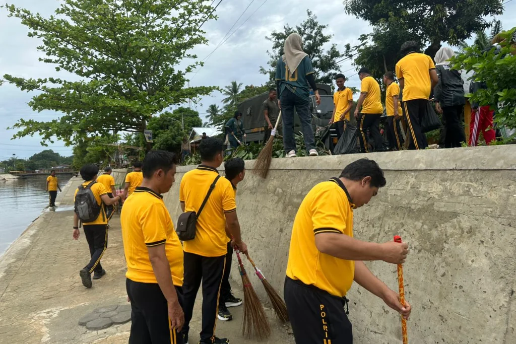 Polres Seluma Pimpin Aksi Bersih-Bersih di Wisata Irigasi Bendungan Seluma