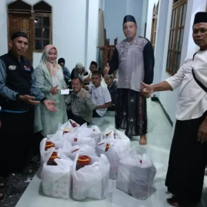 DPC PKB Kota Blitar Salurkan Ratusan Paket Sembako Jelang Idul Fitri