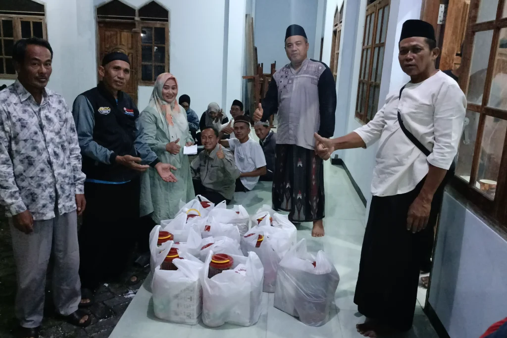 DPC PKB Kota Blitar Salurkan Ratusan Paket Sembako Jelang Idul Fitri