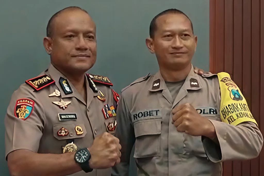 Kadiv Propam Apresiasi Keberanian Anggota Polres Blitar Kota Amankan Petasan Saat Idul Fitri Kadiv Propam Apresiasi Keberanian Anggota Polres Blitar Kota Amankan Petasan Saat Idul Fitri