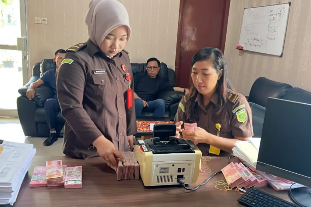 Kejari Bengkulu Kembali Terima Pengembalian Uang Korupsi Proyek Labkesda Kota Bengkulu