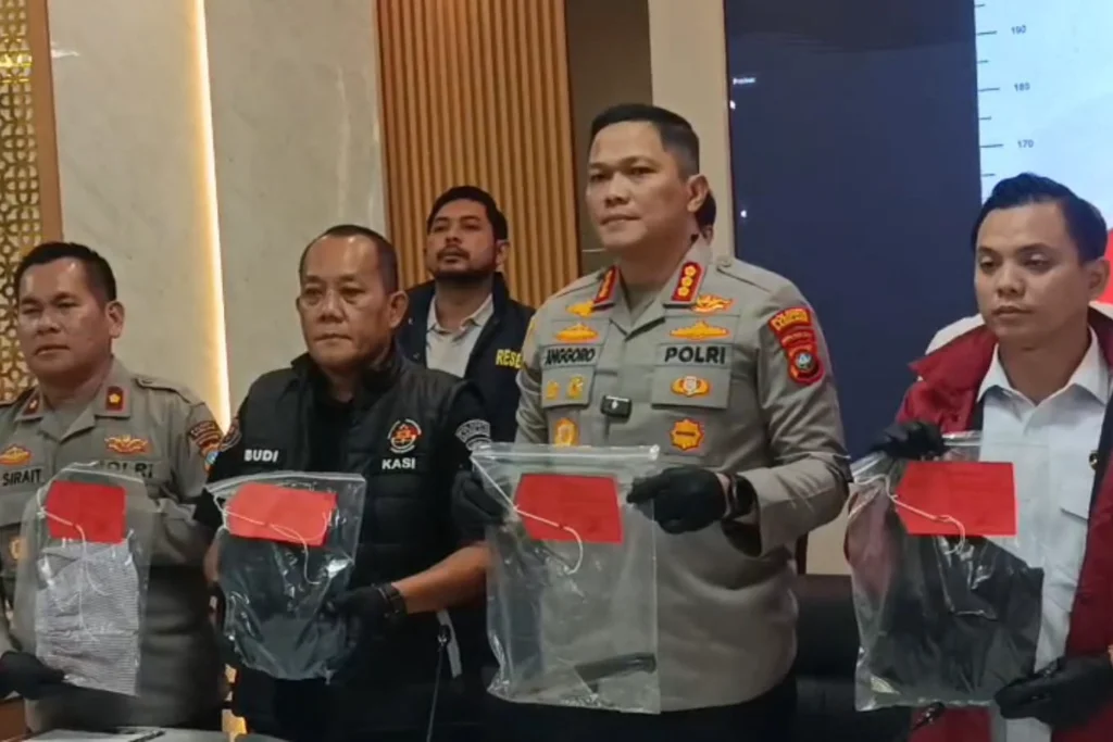 Merasa Dikhianati, Pria Habisi Mantan Kekasih Sesama Jenis: Pisau Nancap Dikepala