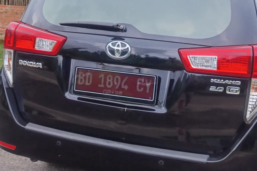 Mobil Dinas Plat Mati Ini Tampar Gembar-Gembor Patuh Pajak dan Larangan Mudik Lebaran
