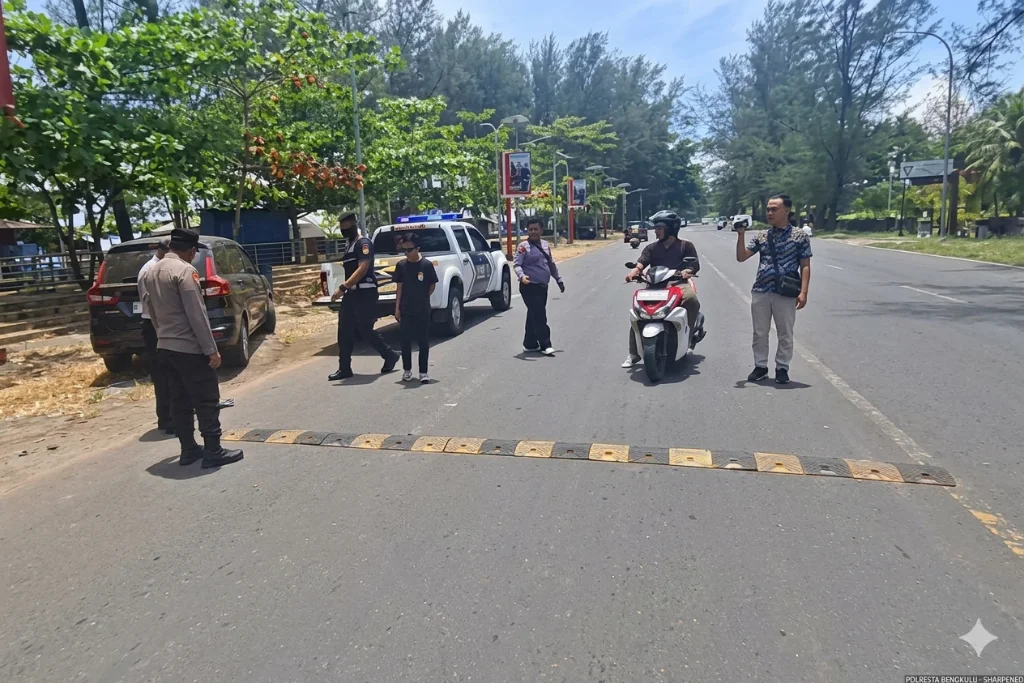 Pantai Panjang Bukan Lagi Sirkuit Gratis! Polisi Pasang Ini, Nyali Pembalap Liar Diuji