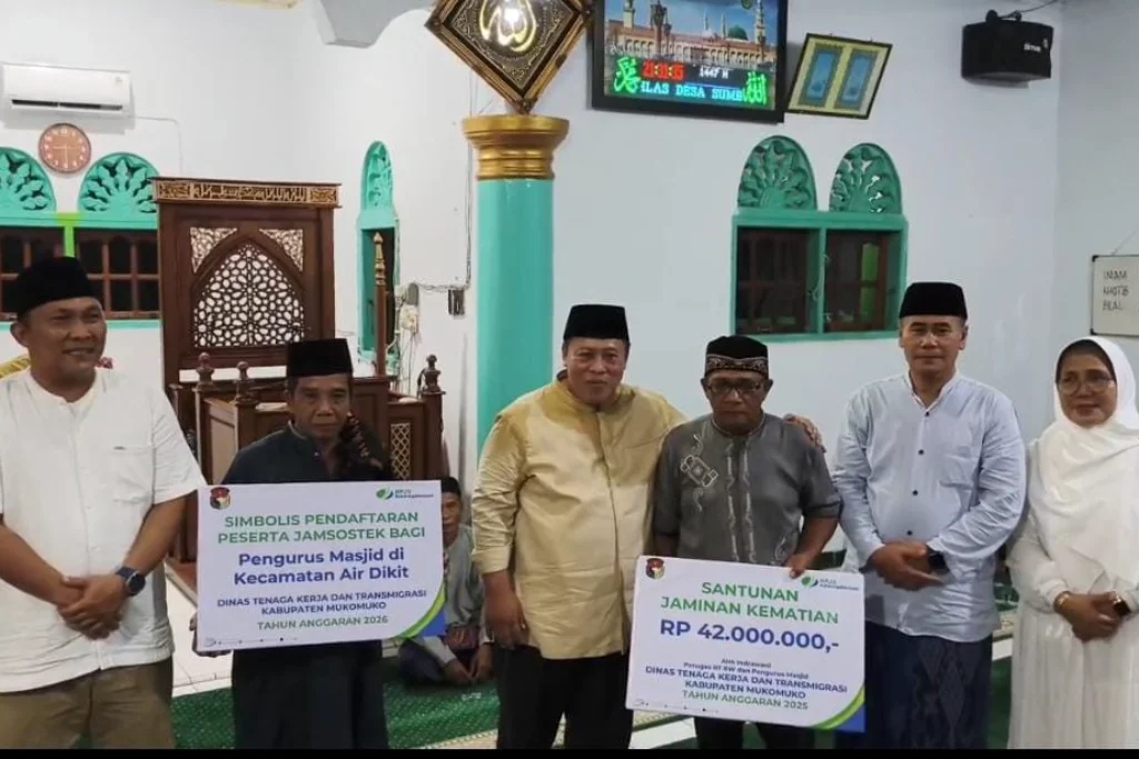 Perkuat Jaring Pengaman Sosial, Pemkab Pastikan Pengurus Masjid dan RT/RW Mukomuko Terlindungi Jamsostek