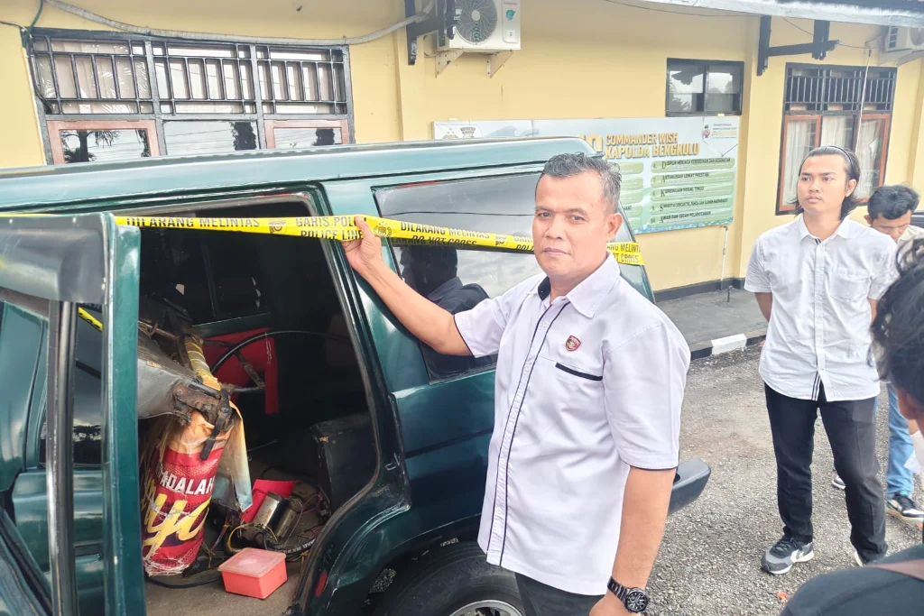 Polisi Dalami Keterlibatan Operator SPBU Tais, Manager Akui Banyak Polemik Polisi Dalami Keterlibatan Operator SPBU Tais, Manager Akui Banyak Polemik
