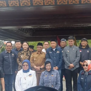 Saan Mustopa Ziarah ke Makam Bung Karno: Tekankan Pentingnya Nasionalisme di Bulan Ramadan Saan Mustopa Ziarah ke Makam Bung Karno: Tekankan Pentingnya Nasionalisme di Bulan Ramadan