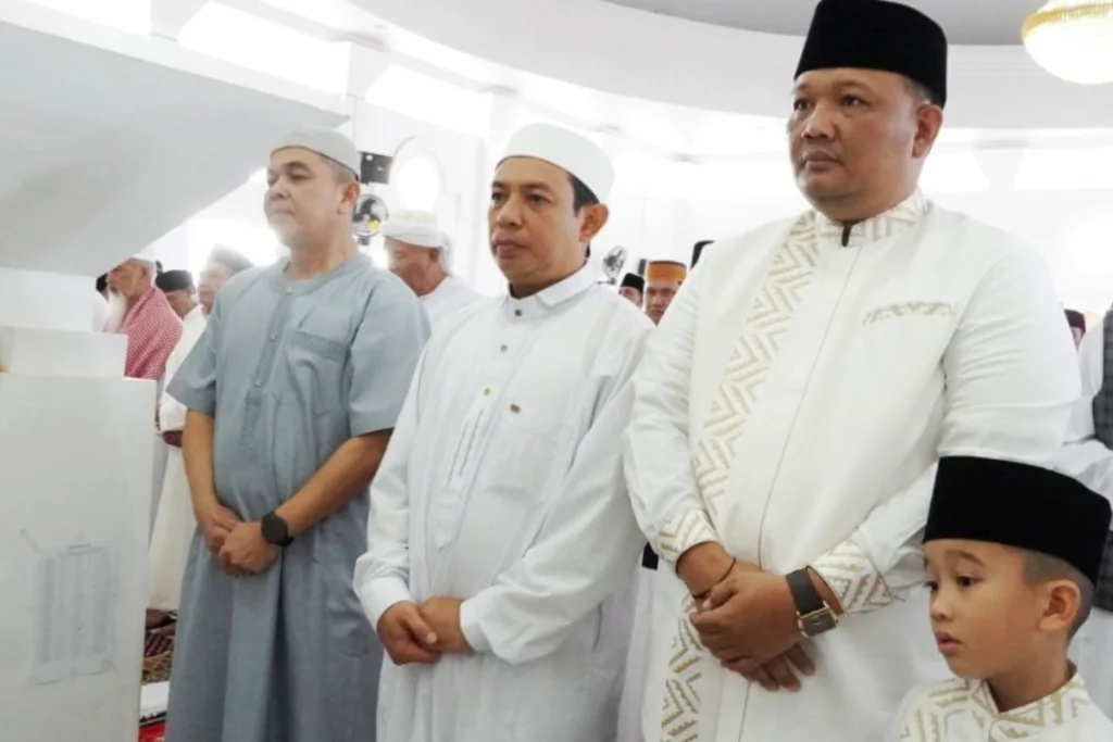 Walikota Bengkulu Pimpin Salat Idul Fitri 1447 Hijriah di Masjid Merah Putih Bersama Ribuan Jemaah