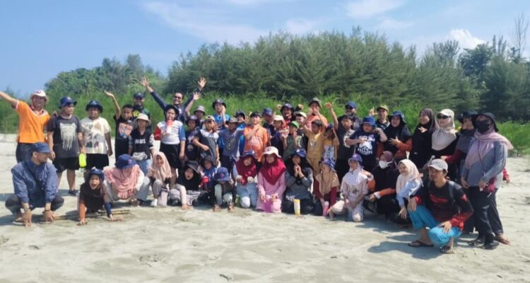 Petualang Cilik Jaga Alam, Siswa SD Alam Mahira Bengkulu Tanam Cemara di Kungkai Baru Petualang Cilik Jaga Alam, Siswa SD Alam Mahira Bengkulu Tanam Cemara di Kungkai Baru