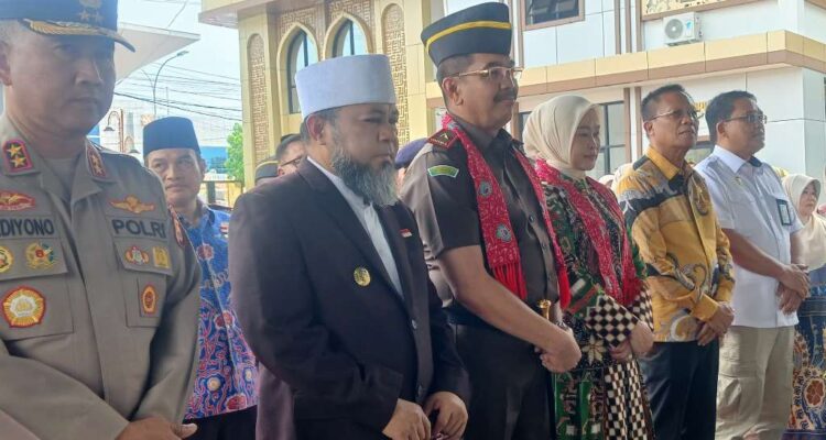 Tiba di Bengkulu, Kajati Baru Saiful Bahri Siregar Disambut Forkopimda _ Tiba di Bengkulu, Kajati Baru Saiful Bahri Siregar Disambut Forkopimda