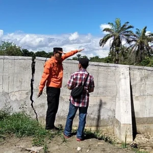 Jembatan 16 Miliar Ambruk Dalam Waktu Dua Bulan, BPBD dan Kontraktor Bungkam