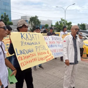 Kejati Bengkulu Kembali Didemo, Massa Suarakan Perkara BPBD, BWSS VII Hingga PT SIL