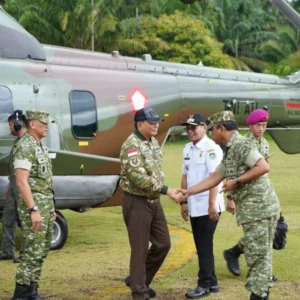 Menhan Sjafrie Sjamsoeddin Tinjau Pembangunan Batalyon 891/TP di Seluma Menhan Sjafrie Sjamsoeddin Tinjau Pembangunan Batalyon 891/TP di Seluma