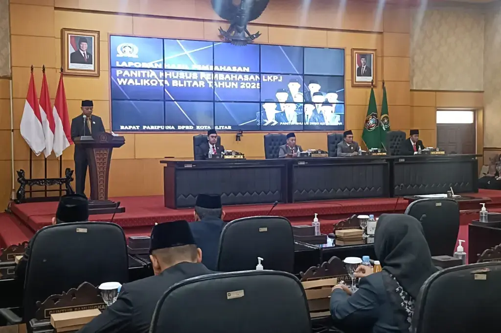 Pansus DPRD Blitar Beri Rekomendasi LKPJ Wali Kota 2025: Dorong Peningkatan Kinerja Daerah