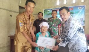 BLT DD Talang Baru II Cair, Camat Topos Tekankan Disiplin Perangkat Desa BLT DD Talang Baru II Cair, Camat Topos Tekankan Disiplin Perangkat Desa