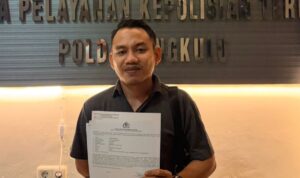 Beritakan Kejadian di Black Rock, Wartawan di Bengkulu Ditodong Pistol dan Diancam Dibunuh Beritakan Kejadian di Black Rock, Wartawan di Bengkulu Ditodong Pistol dan Diancam Dibunuh