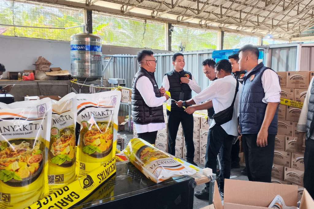 Dari Gudang Minyak Goreng Bumi Merah Putih, Polda Sita Ribuan Dus Minyakita Oplosan