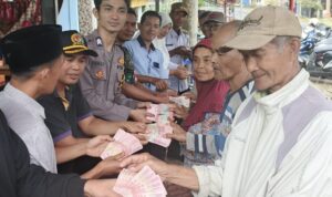 Delapan KPM Talang Donok Terima BLT Dana Desa Lima Bulan