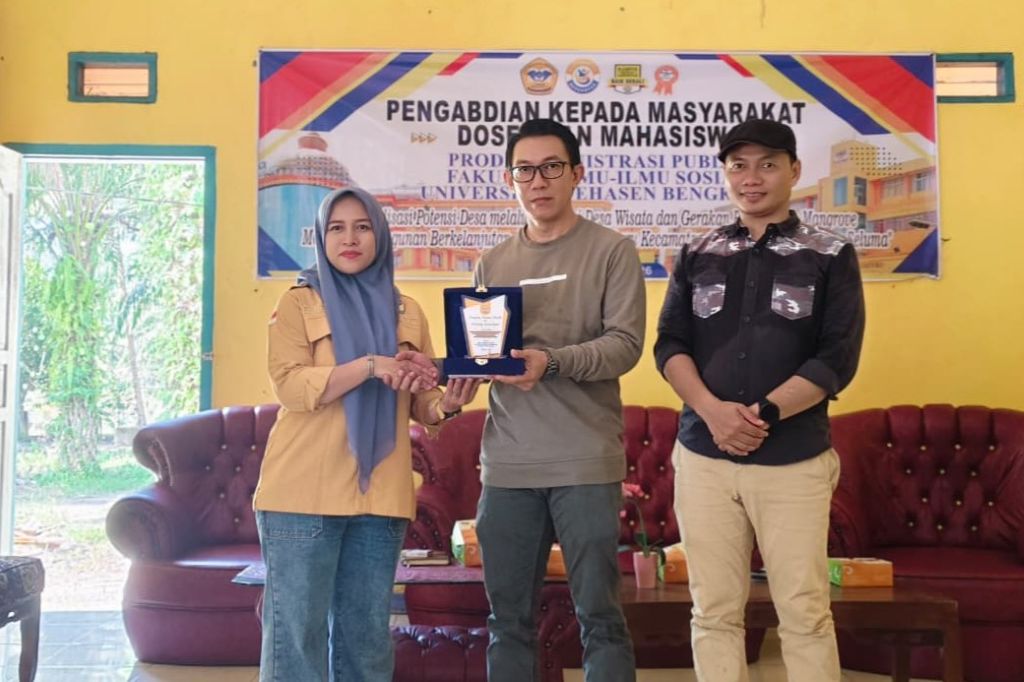 Dukung Wisata Berkelanjutan, Prodi Administrasi Publik Unived Tanam Pohon Cemara di Kungkai Baru
