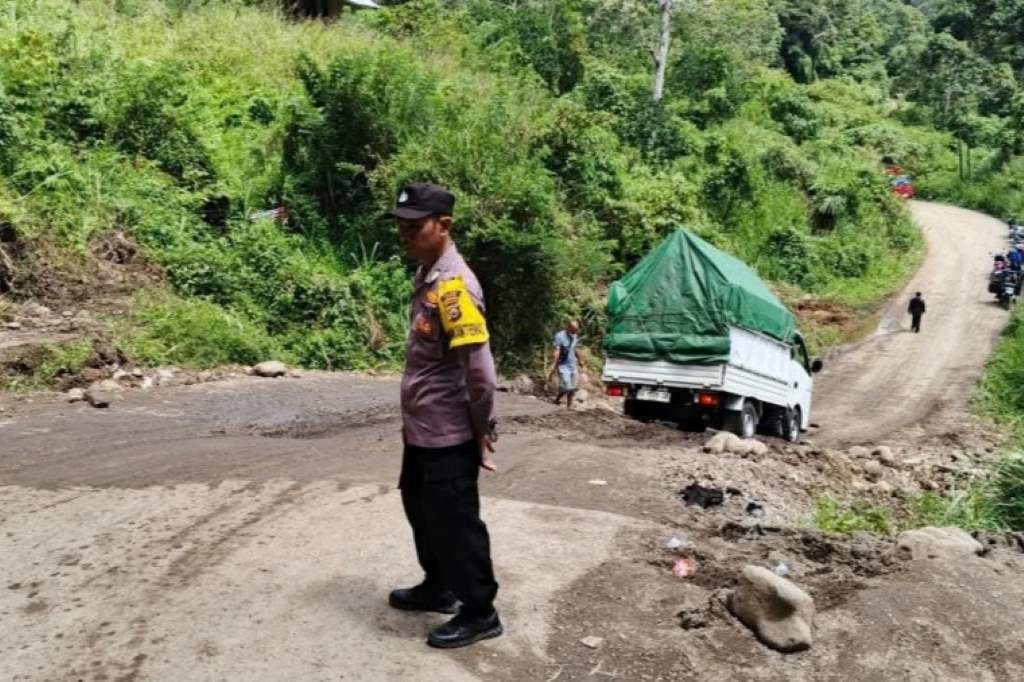 Epriya Kawal Perbaikan Jalan Provinsi di Lebong: Harus Dikerjakan Tahun Ini