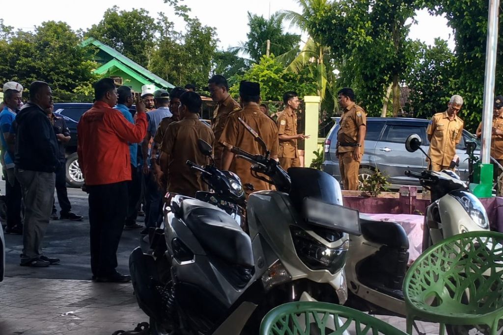 Janji Bantuan Beronjong Pemprov Bengkulu di Seluma Tak Kunjung Terealisasi, Tanda Tangan Kwitansi Kosong?