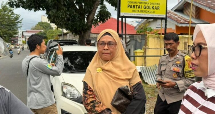 Kantor Golkar Kota Bengkulu Disegel, Mardensi Katanya ke Ketua Lama Kantor Golkar Kota Bengkulu Disegel, Mardensi: Katanya ke Ketua Lama