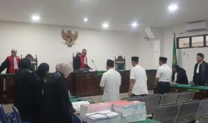 Mantan Dirut PDAM Tirta Hidayah Samsu Bahari Dituntut 8 Tahun Penjara