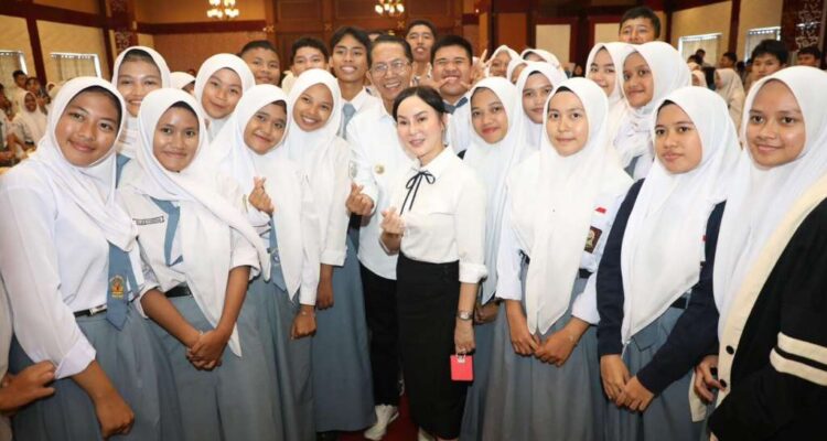Pemko Batam Perluas Jangkauan Beasiswa Jadi Tiga Kategori, Berikut Kategorinya Pemko Batam Perluas Jangkauan Beasiswa Jadi Tiga Kategori, Berikut Kategorinya