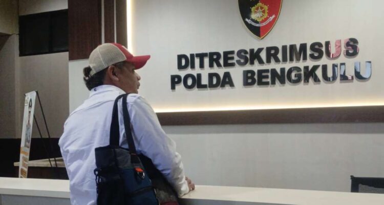 Perkara Minyak Goreng Ilegal Makin Panas, Dirut PT Minyakku Sawit Indonesia Diperiksa Polda Bengkulu Perkara Minyak Goreng Ilegal Makin Panas, Dirut PT Minyakku Sawit Indonesia Diperiksa Polda Bengkulu