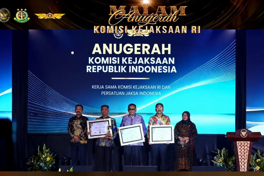 Sabet Penghargaan Terbaik III Nasional dari Komjak RI, Kajati Bengkulu Minta Jajaran Genjot Kinerja
