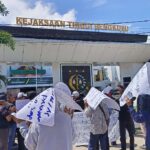 Sambut Kajati Bengkulu Baru dengan Demo, Massa FABB Sodorkan Rapor 10 Kasus Korupsi