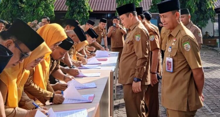 Sekda Provinsi Bengkulu Pimpin Penandatanganan Pakta Integritas di Disdikbud