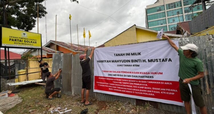 Sengketa Memanas, Ahli Waris Segel dan Pagar Lahan Kantor Partai Golkar Kota Bengkulu Sengketa Memanas, Ahli Waris Segel dan Pagar Lahan Kantor Partai Golkar Kota Bengkulu