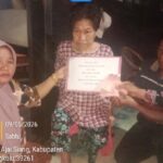 Utamakan Lansia, Pemdes Suka Negeri Antar Langsung BLT DD ke Rumah Utamakan Lansia, Pemdes Suka Negeri Antar Langsung BLT DD ke Rumah.