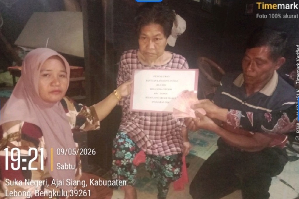 Utamakan Lansia, Pemdes Suka Negeri Antar Langsung BLT DD ke Rumah.